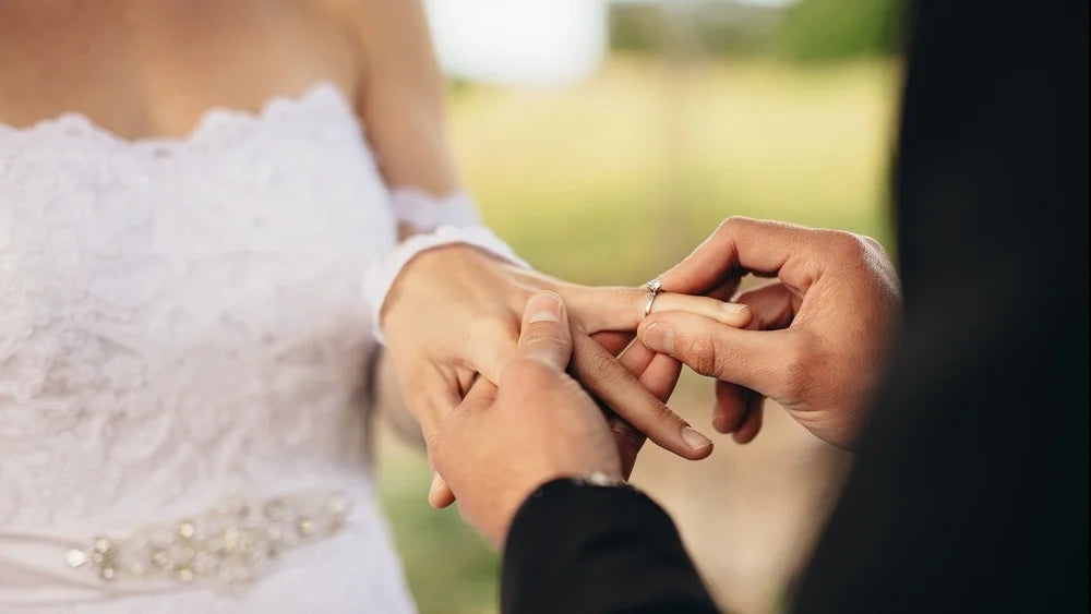 Wedding Vows: To Craft Heartfelt Promises with Perfect Ceremony Decor