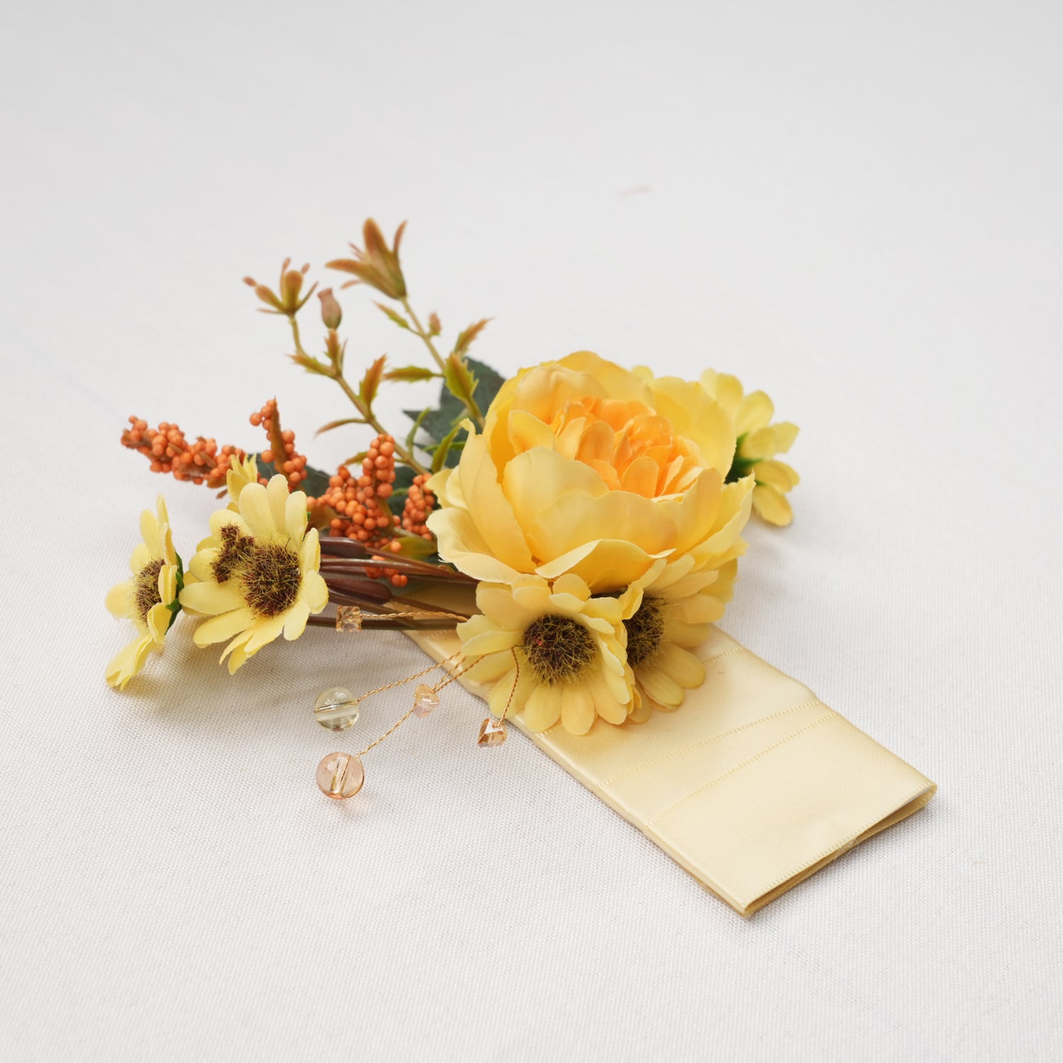 Boutonnieres in Yellow With Card