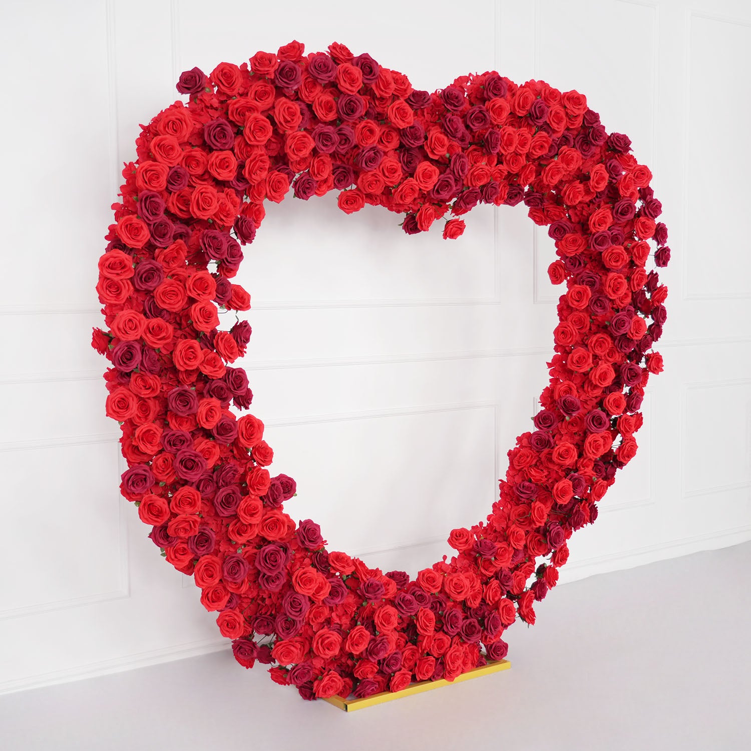 Uflower Luxury Red Rose Floral Arrangement Cloth Base Heart-Shaped Arch Props