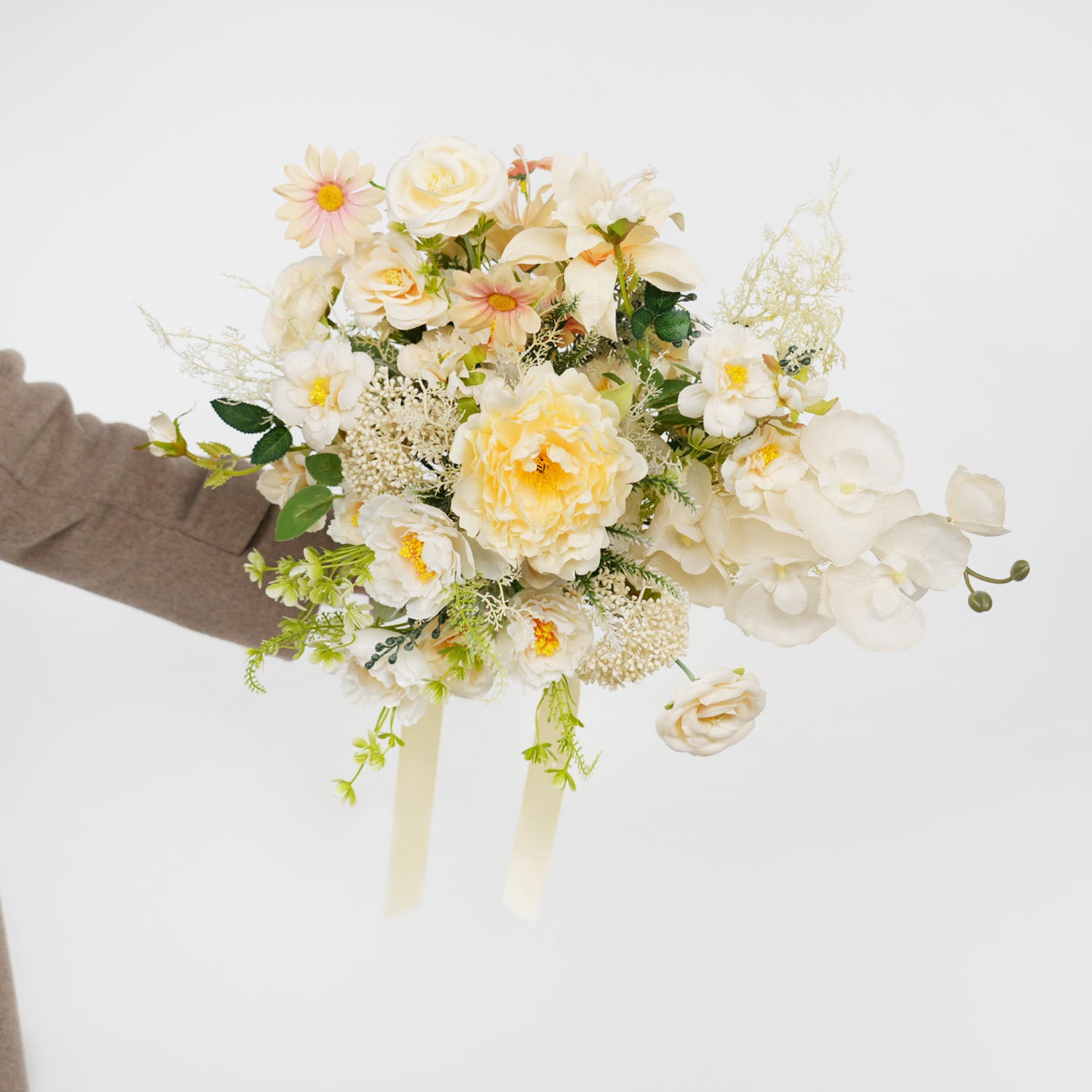 Champagne bridal bouquets 9 picture