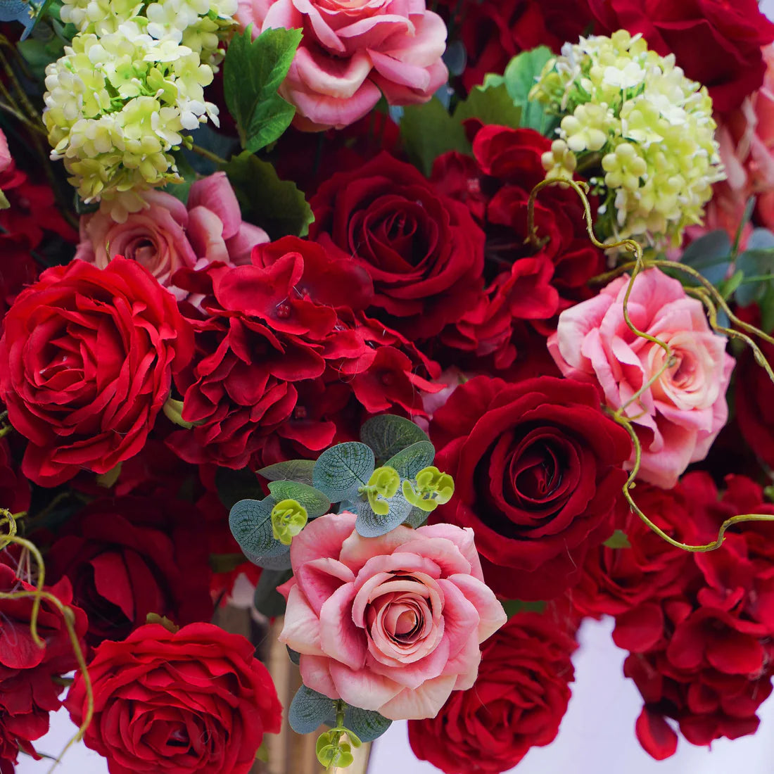 Artificial Vermilion Flower Wedding Table Centerpiece