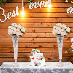 Wedding table with crystal guide and horn flower set