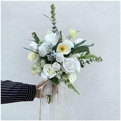 Hand bouquet waterfall bridal bouquet simulation wedding flowers