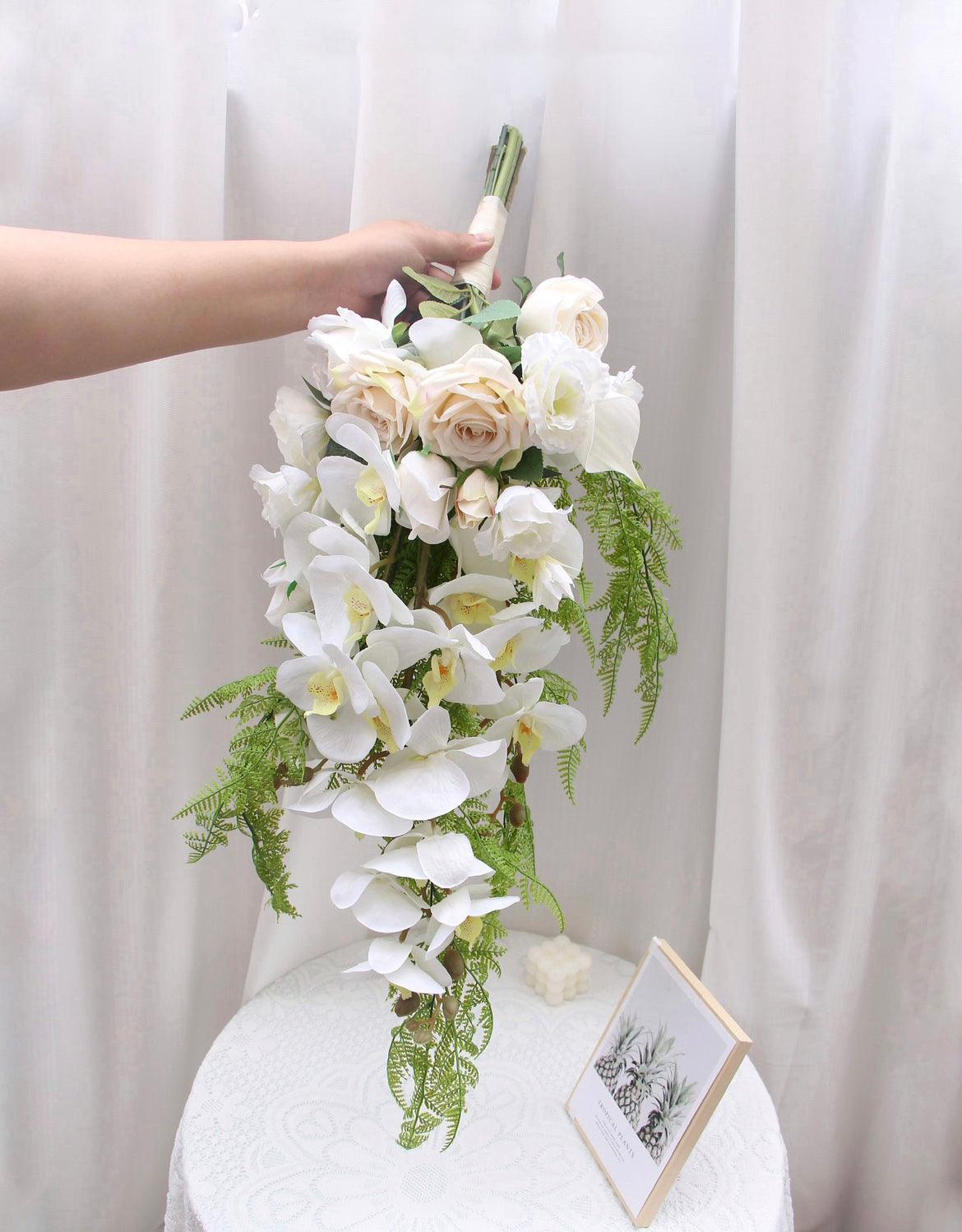 Hand bouquet waterfall bridal bouquet simulation wedding flowers