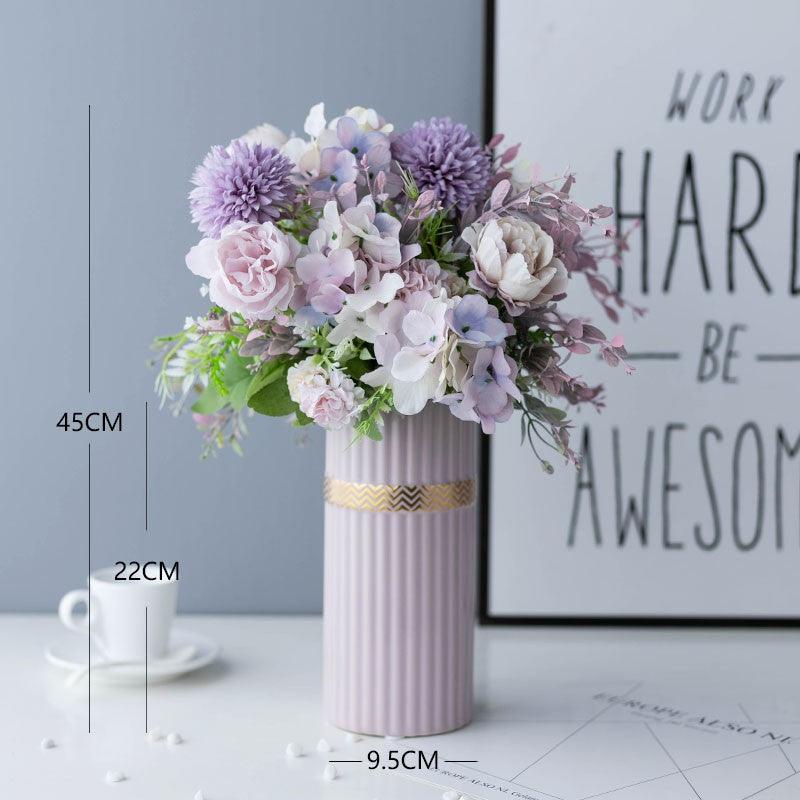 Cream powder simulation flower vase, flower arrangement in living room