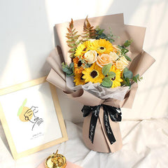 Sunflower bouquet simulation rose flower photo hand bouquet