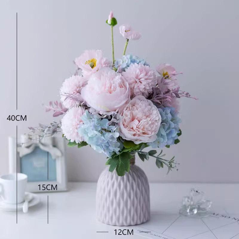 Cream powder simulation flower vase, flower arrangement in living room