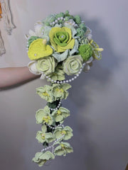 Simulated flowers bridal hand bouquet wool hand knitted Thai rose bouquet