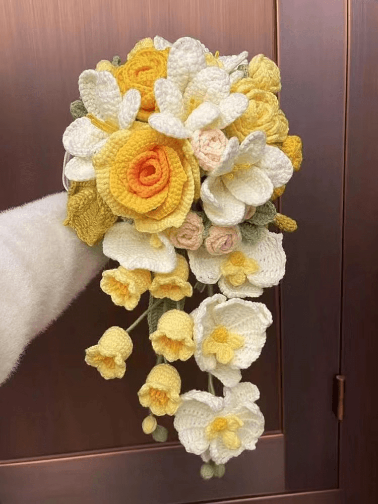 Simulated flowers bridal hand bouquet wool hand knitted Thai rose bouquet