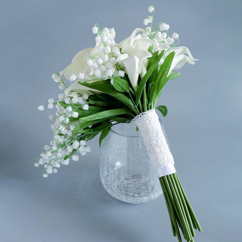 Cascade Bridal Bouquet in Calla Lily